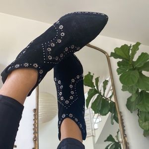 Free People BNWT Lola Cruz Black Suede Accents Stiletto Ankle Boots. Súper hot!